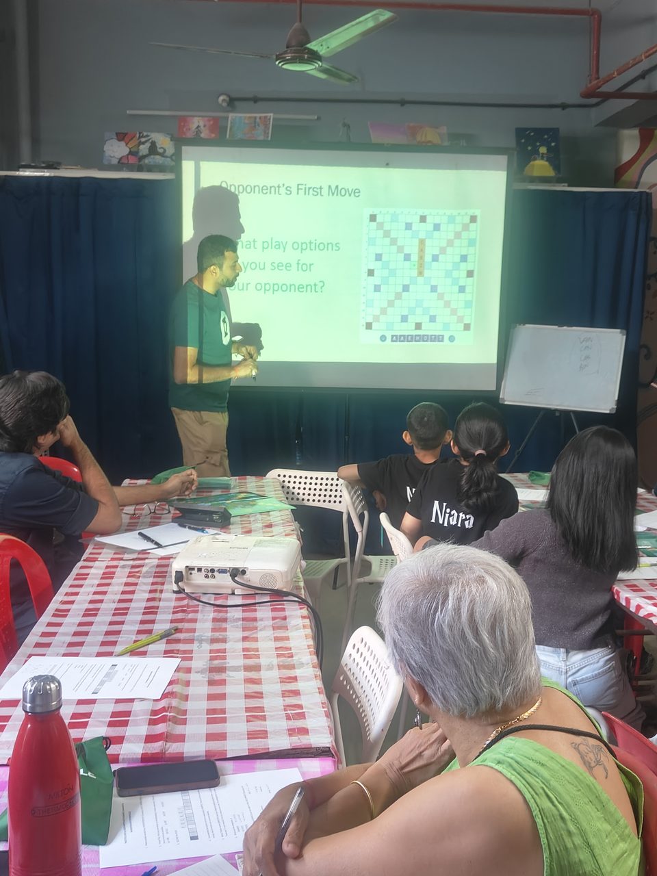 Analysing the opponent's first move on stage